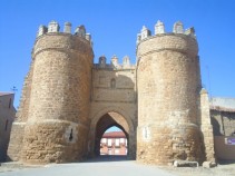 Puerta de Villa de San Andrs, Vista Delantera